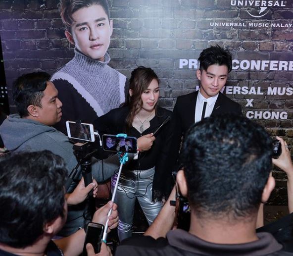 Instagram @alvinchong123 Alvin dan Isabela ketika ditemubual media.